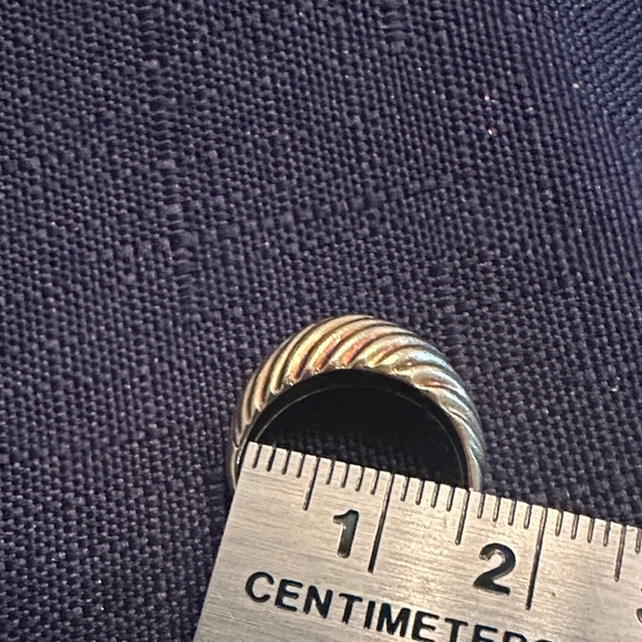 10k Gold Ring R3 - Picture 4 of 6